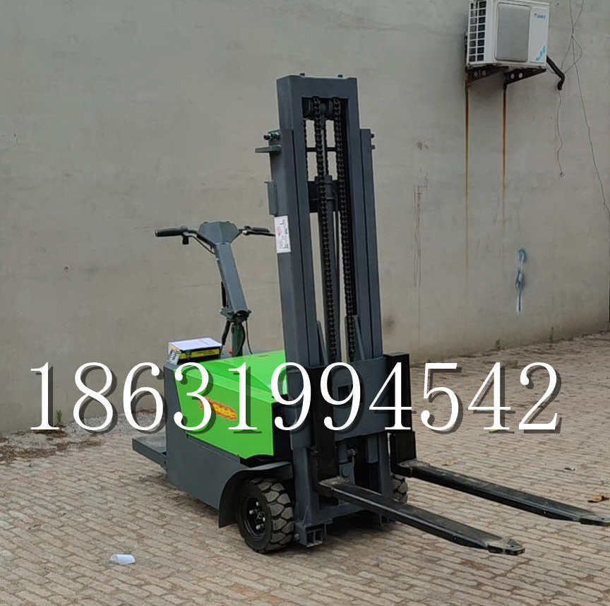 梨树区优程全电动叉车插腿式堆高车液压装卸车1.5吨升高小型站驾式铲车